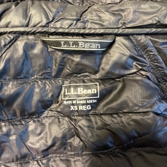 COPY - LLBean Down Packaway Vest. Black XS. - Picture 3 of 4